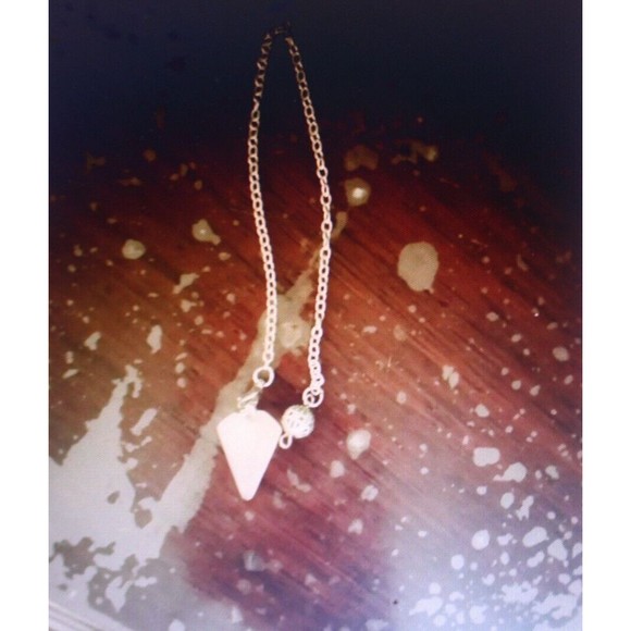 Clear Quartz Crystal Pendulum Dowsing Healing Pendulum - Reiki Healing Crystals - Picture 3 of 4
